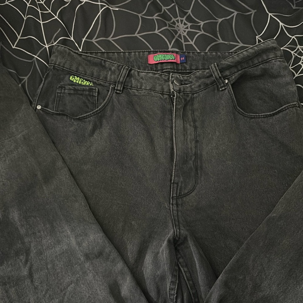 Size 14 Empyre carpenter jeans. Fairly good condition. Only worn a few times